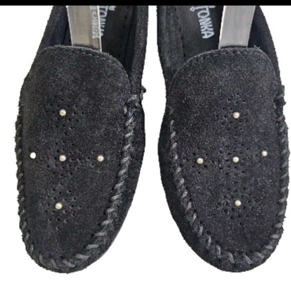 Minnetonka Moccasins Black Suede Leather Upper Studded Slip On Mule size 8 - Picture 2 of 8